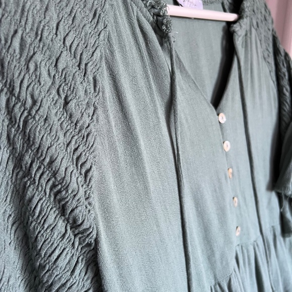 Soft Sage Green Flowy Dress – Size L - Picture 5 of 5
